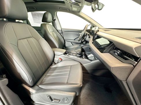 New 2025 Audi Q6 e-tron Premium image 25