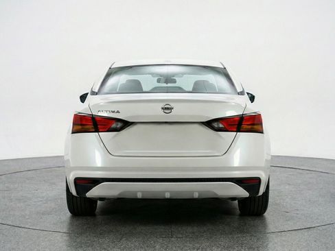 Used 2025 Nissan Altima 2.5 SV image 7