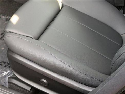 New 2025 Mercedes-Benz CLA 250 image 4