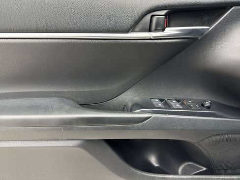Used 2019 Toyota Camry SE FWD image 26