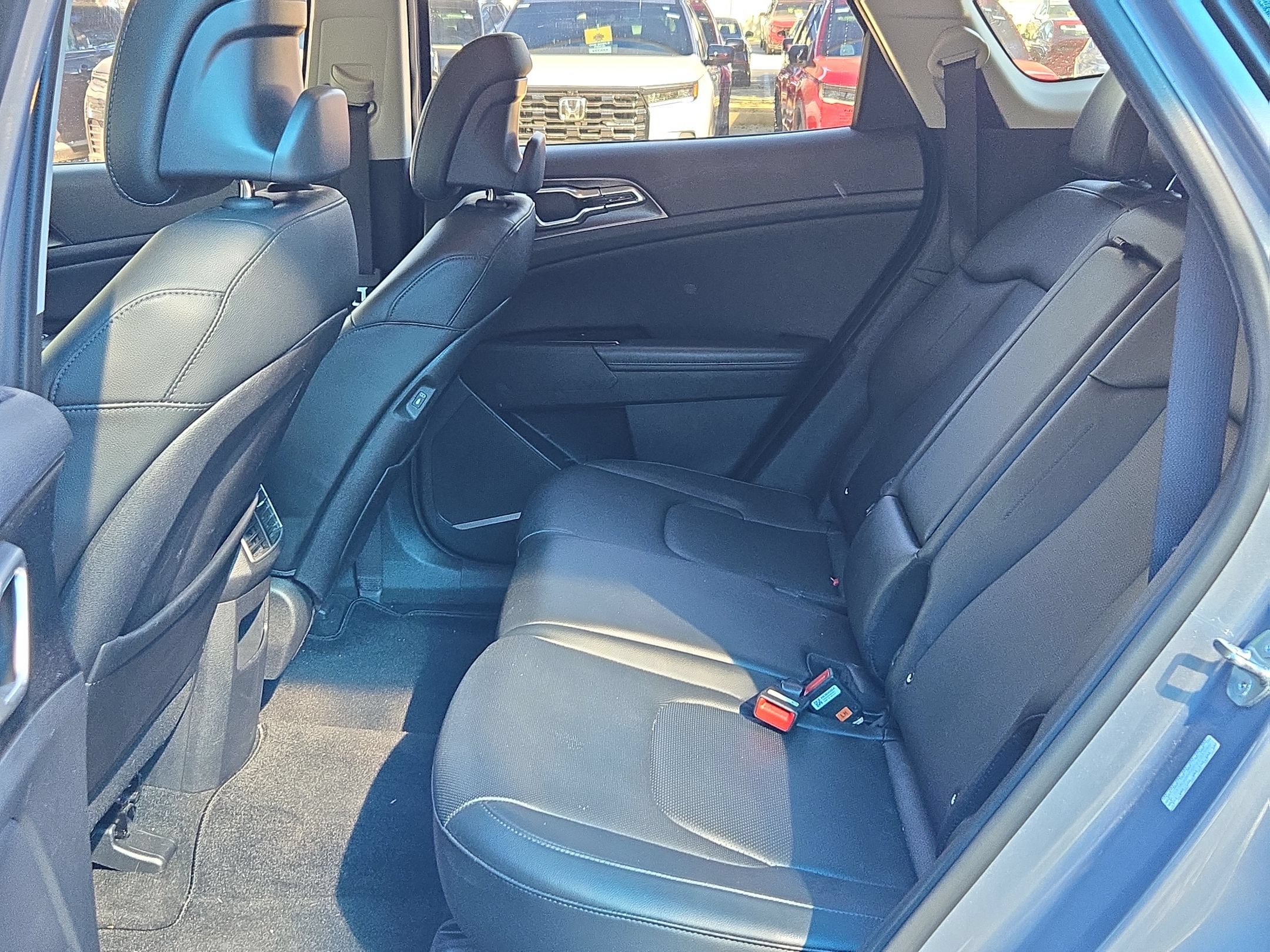 Used 2023 Kia Sportage EX FWD image 14