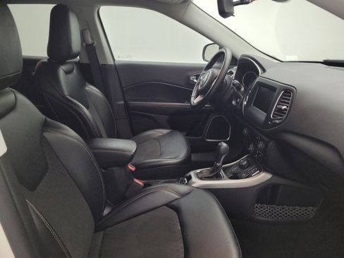 Used 2020 Jeep Compass Latitude w/ Cold Weather Group AWD/4WD image 21