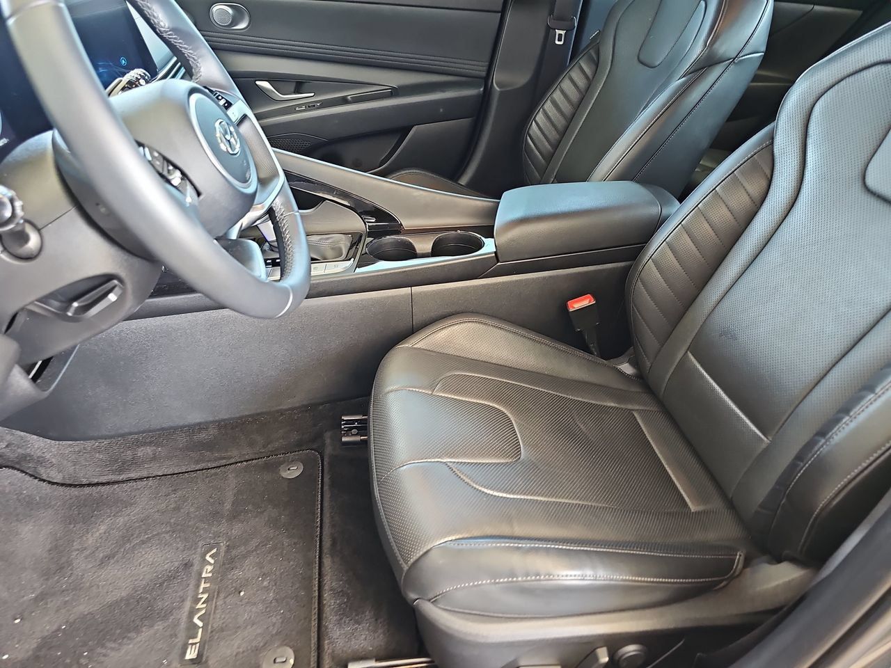 Used 2023 Hyundai Elantra Limited w/ Cargo Package FWD image 18