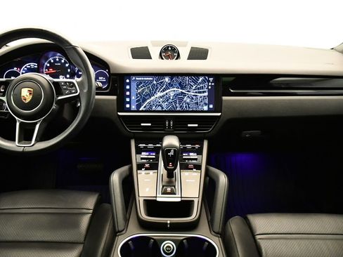 Used 2022 Porsche Cayenne image 22