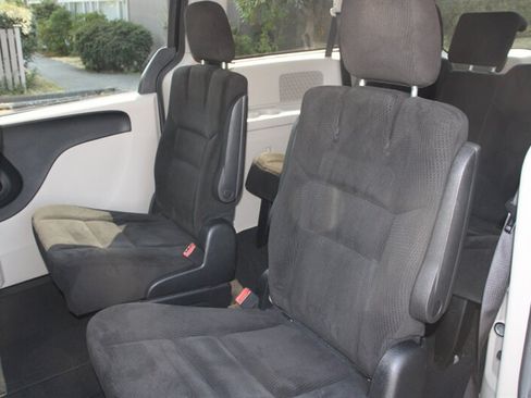 Used 2015 Dodge Grand Caravan SE w/ Quick Order Package 29E SE FWD image 14