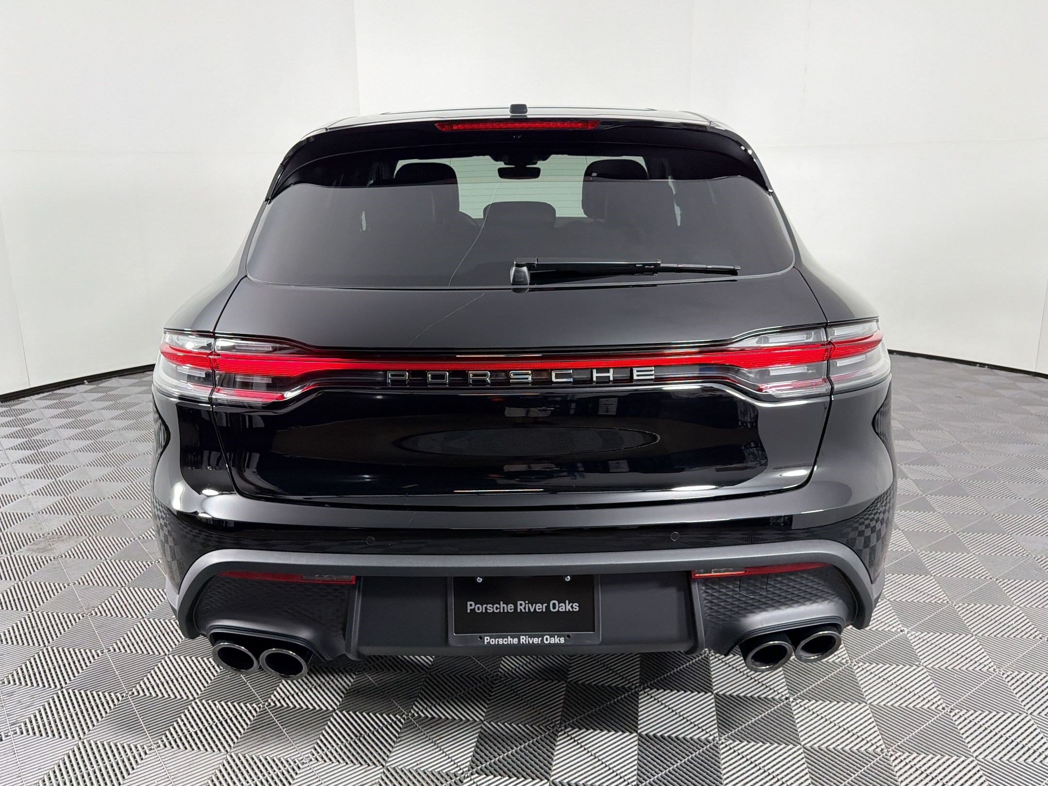 Used 2026 Porsche Macan AWD/4WD image 10