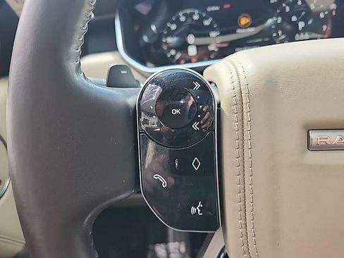 Used 2020 Land Rover Range Rover HSE image 32