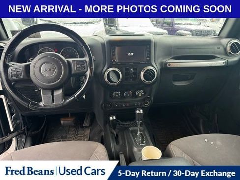 Used 2017 Jeep Wrangler Unlimited Rubicon w/ Cold Weather Group image 11