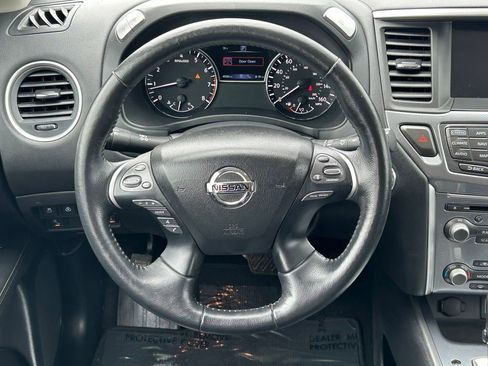 Used 2019 Nissan Pathfinder SL image 42