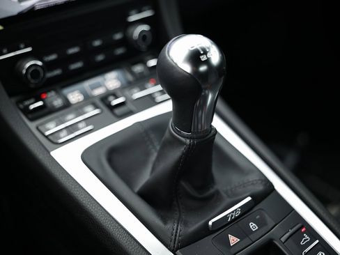 Certified 2024 Porsche 718 Boxster image 40