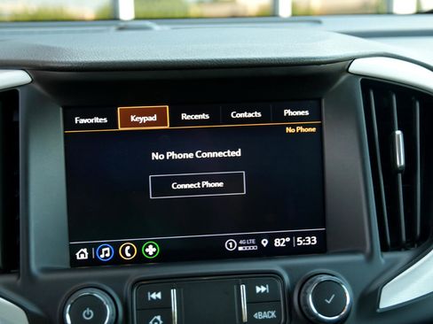 Used 2024 GMC Terrain SLT image 18