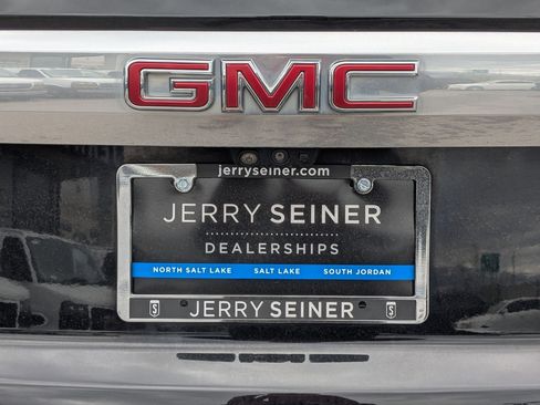 Certified 2021 GMC Yukon Denali w/ Denali Premium Package image 14