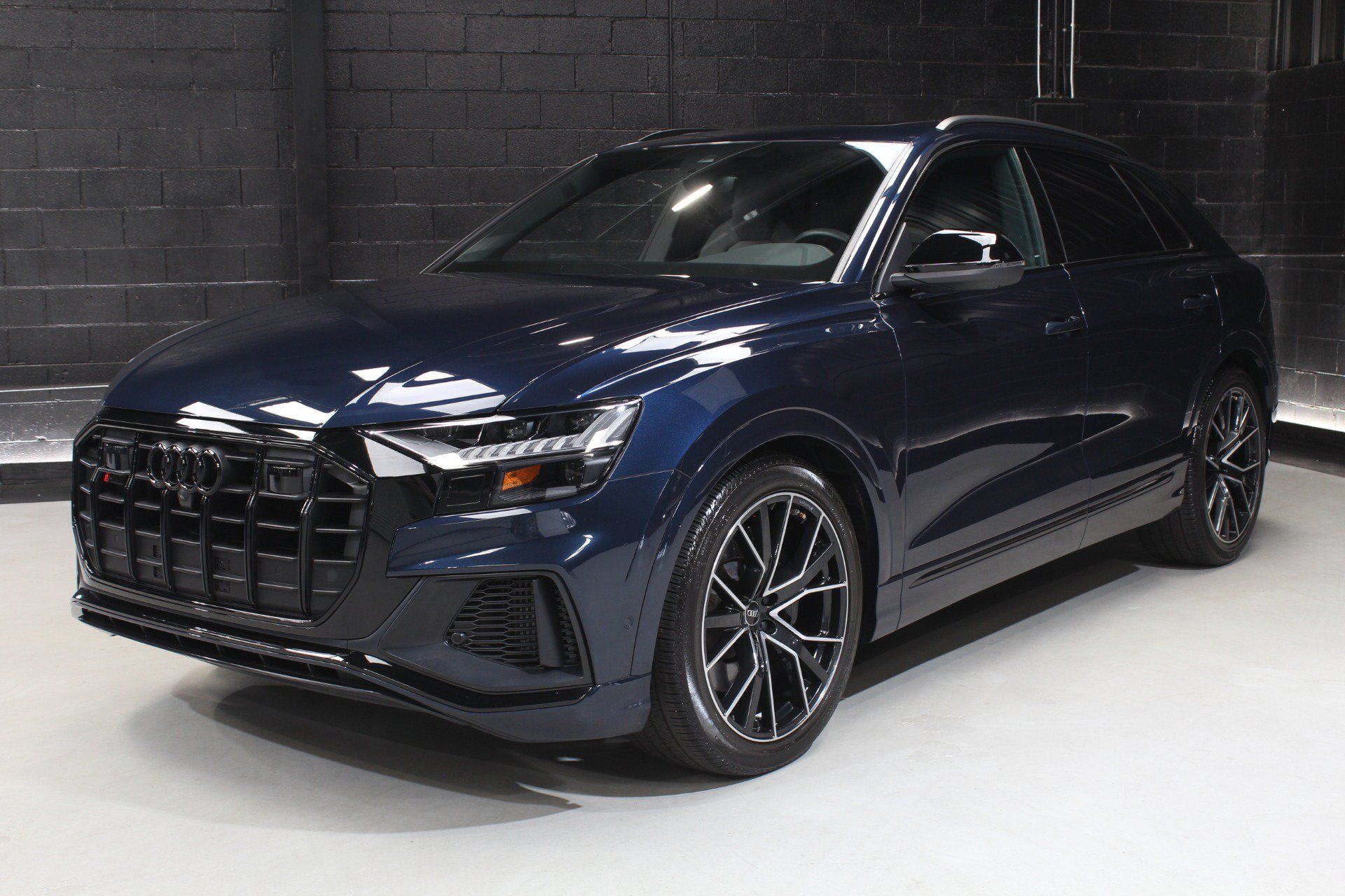 Used 2023 Audi SQ8 Premium Plus AWD/4WD image 6