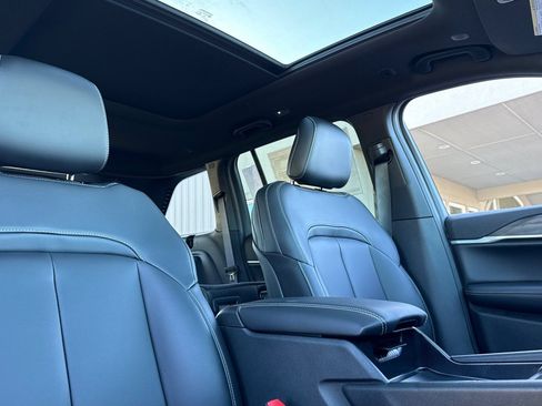 New 2026 Jeep Grand Cherokee Limited AWD/4WD image 16