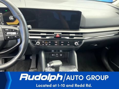 Used 2026 Kia Sportage LX FWD image 17