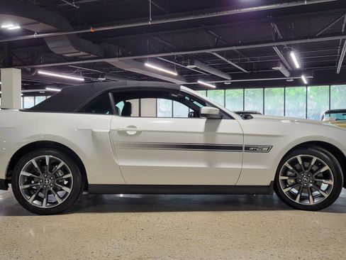 Used 2011 Ford Mustang GT Premium w/ Electronics Pkg RWD image 38