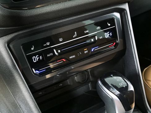 Certified 2023 Volkswagen Tiguan SE R-Line FWD image 18