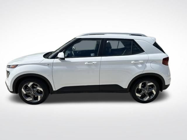 Used 2025 Hyundai Venue SEL FWD image 6