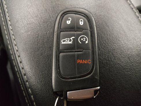 Used 2020 Jeep Cherokee Limited FWD image 32