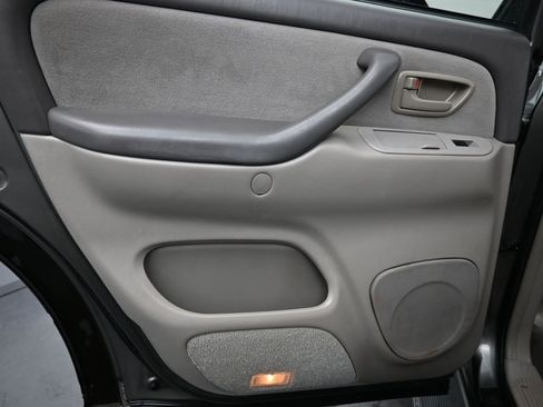 Used 2005 Toyota Sequoia SR5 image 15