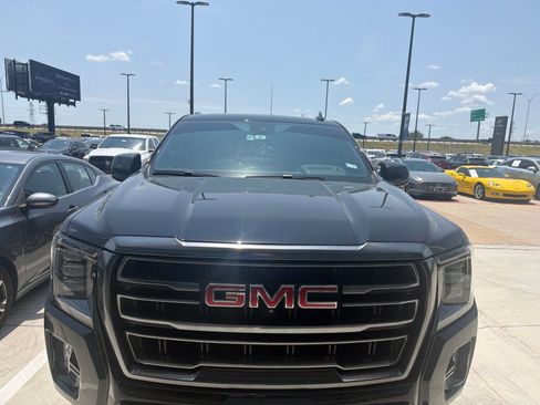 Used 2023 GMC Yukon AT4 w/ AT4 Premium Package AWD/4WD image 2