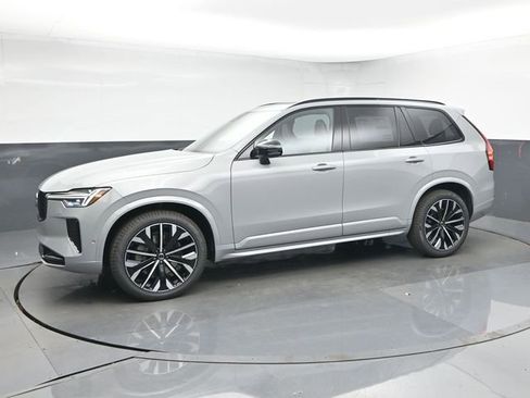 New 2026 Volvo XC90 B6 Ultra w/ Lounge Package image 4