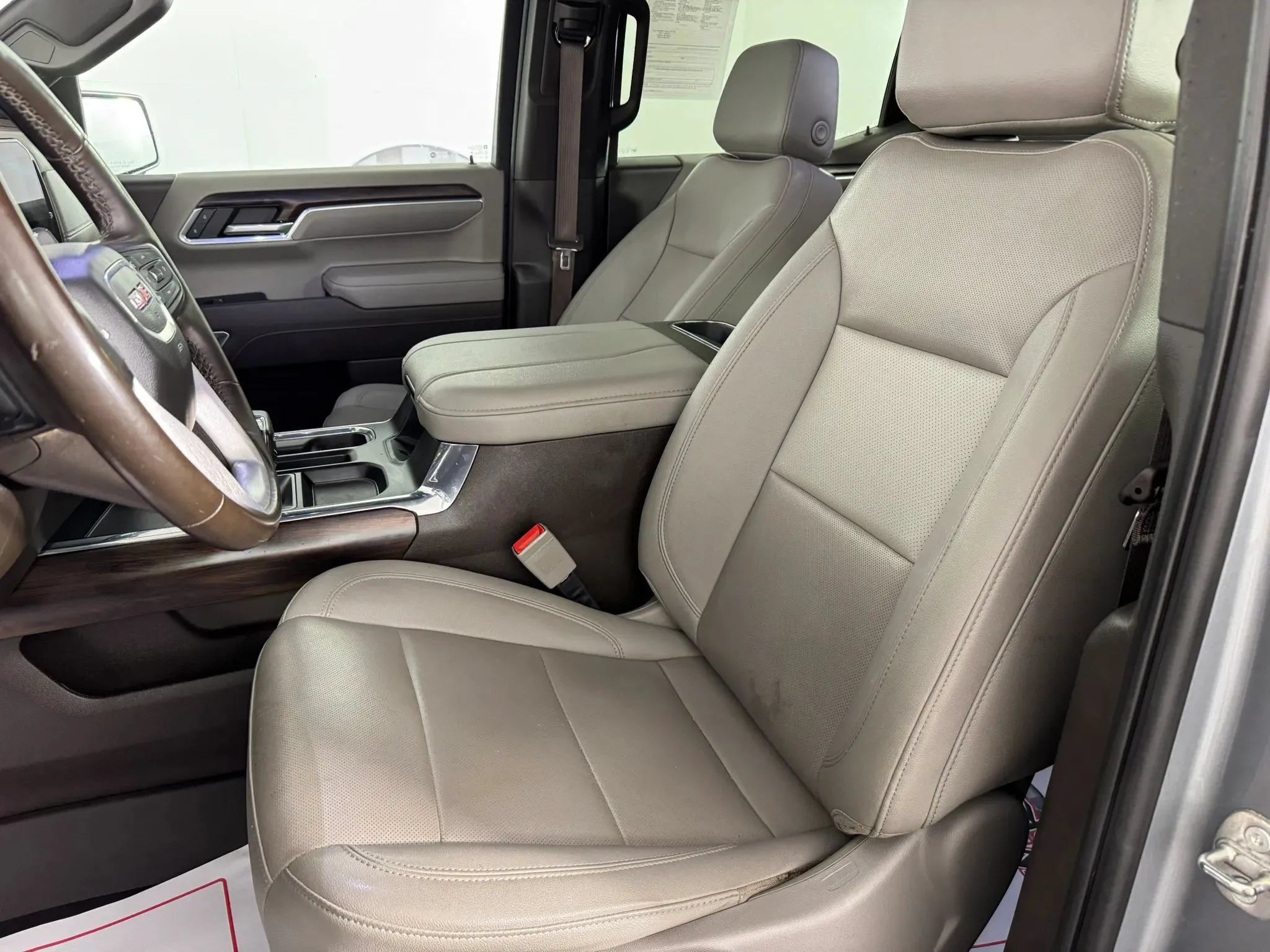 Used 2023 GMC Sierra 1500 SLT w/ SLT Premium Package AWD/4WD image 32
