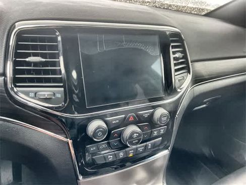 Used 2021 Jeep Grand Cherokee Limited image 18