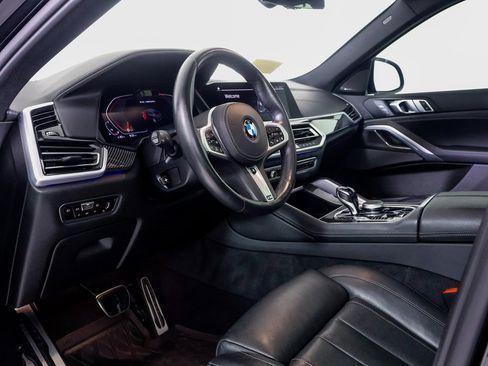 Used 2021 BMW X6 M50i image 4