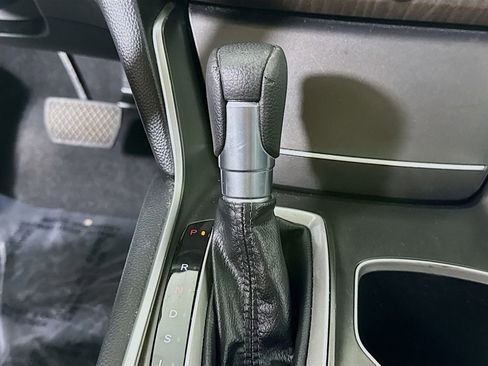Used 2018 Honda Accord EX image 8