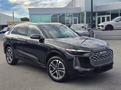 Used 2025 Audi Q5 Premium w/ Convenience Package