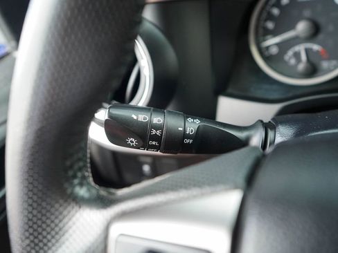 Used 2022 Toyota Tacoma SR5 RWD image 31