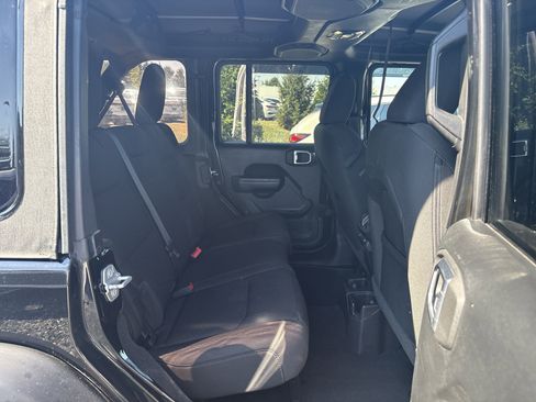 Used 2021 Jeep Wrangler Unlimited Sport image 10
