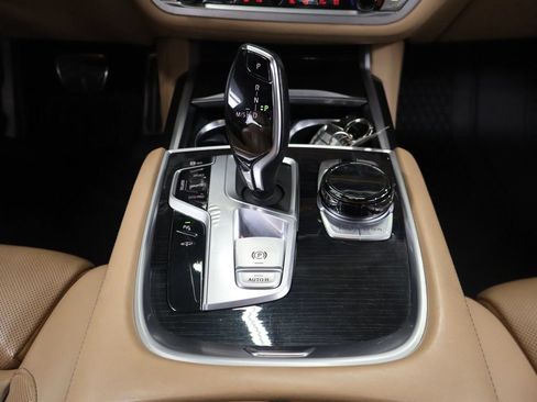 Used 2019 BMW 750i xDrive w/ Executive Package AWD/4WD image 33