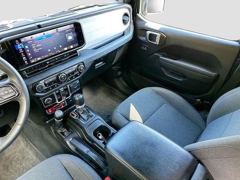 Used 2024 Jeep Wrangler Willys image 21