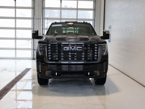 Certified 2024 GMC Sierra 3500 Denali Ultimate image 5