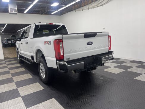 Used 2024 Ford F250 XLT w/ FX4 Off-Road Package image 2