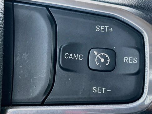 Used 2022 RAM 1500 Laramie AWD/4WD image 34