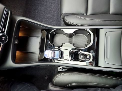 New 2026 Volvo XC40 B5 Plus w/ Protection Package Premier AWD/4WD image 22