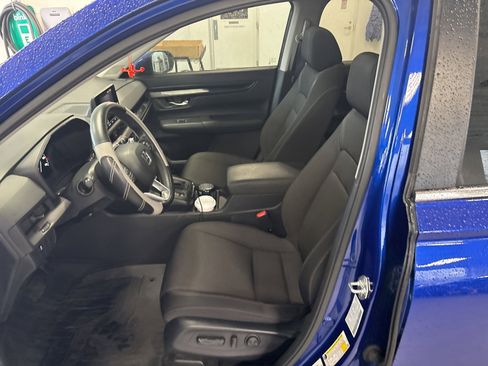 Used 2024 Honda CR-V EX image 3