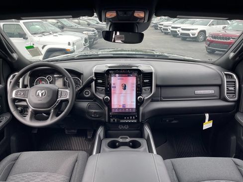 New 2025 RAM 2500 Big Horn AWD/4WD image 6