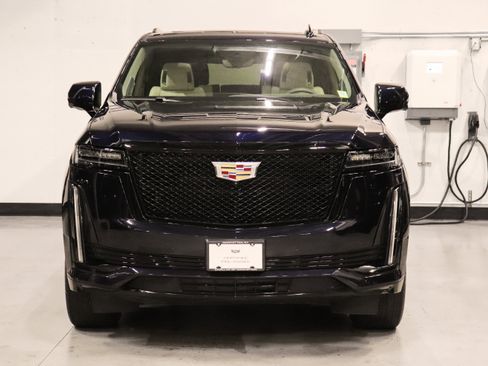 Used 2023 Cadillac Escalade Sport Platinum AWD/4WD image 8