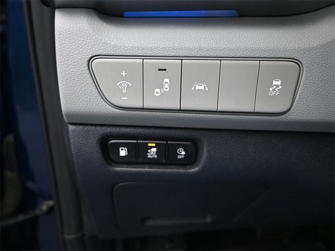 Used 2020 Kia Niro LXS image 29