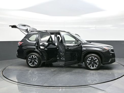 Used 2025 Subaru Forester Premium w/ Convenience Package #1 image 39