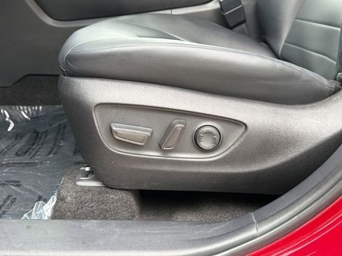 Certified 2025 Toyota Highlander XLE AWD/4WD image 18