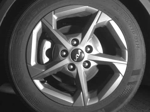 Used 2025 Kia K4 LXS image 12