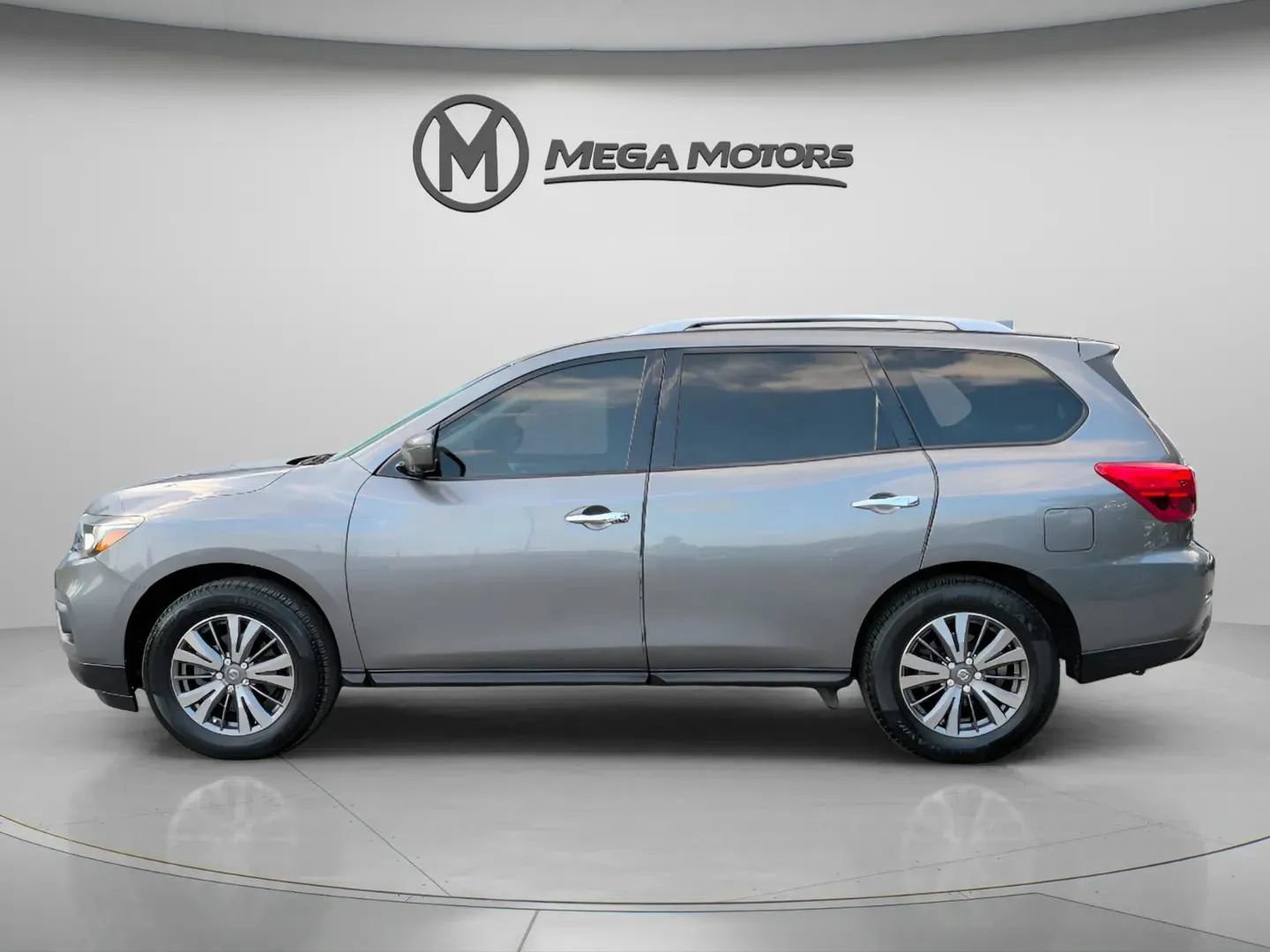 Used 2020 Nissan Pathfinder SL FWD image 3