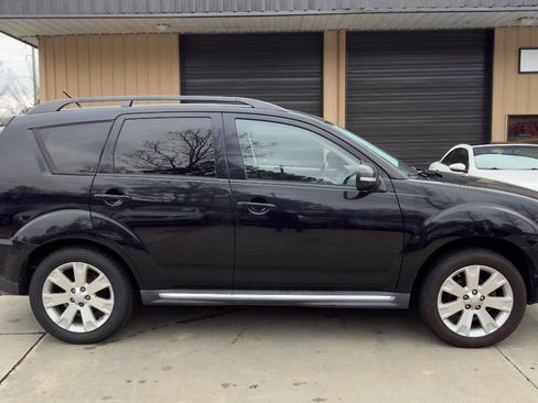 Used 2013 Mitsubishi Outlander SE image 11