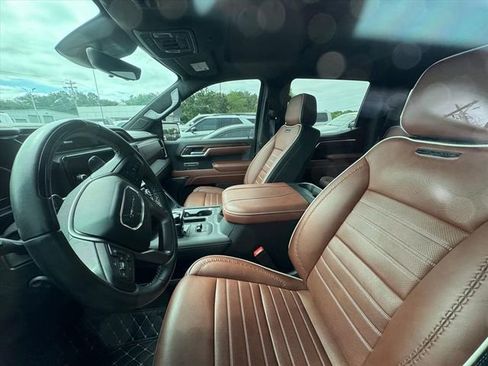 Used 2024 GMC Sierra 1500 Denali Ultimate AWD/4WD image 9