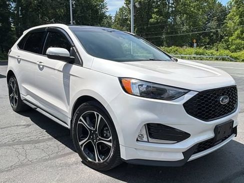Used 2019 Ford Edge ST w/ Convenience Package AWD/4WD image 3